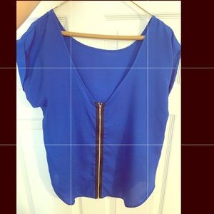 Blue Top w/ zipper back!